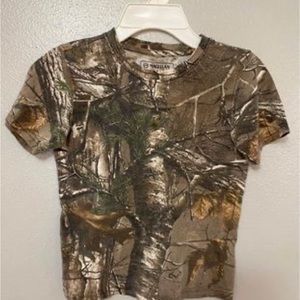 Realtree camo shirt youth small